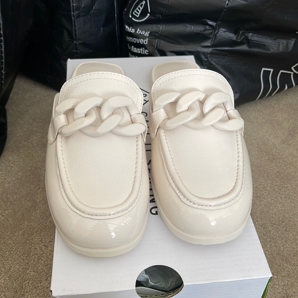 Off white colour shoes